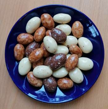 Süßes - Nüsse in Schokolade  : Mandelmischung ital. Art,150g