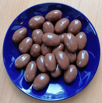 Süßes - Nüsse in Schokolade  : Nougatmandeln, 150g